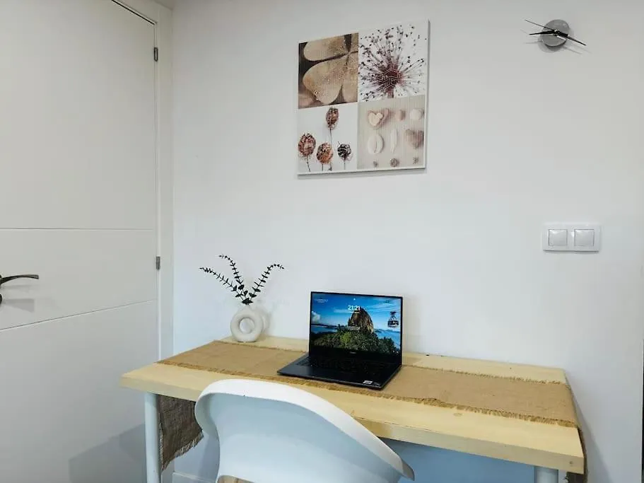 Apartamento Increible Piso Al Lado Del Centro De Málaga 0*,